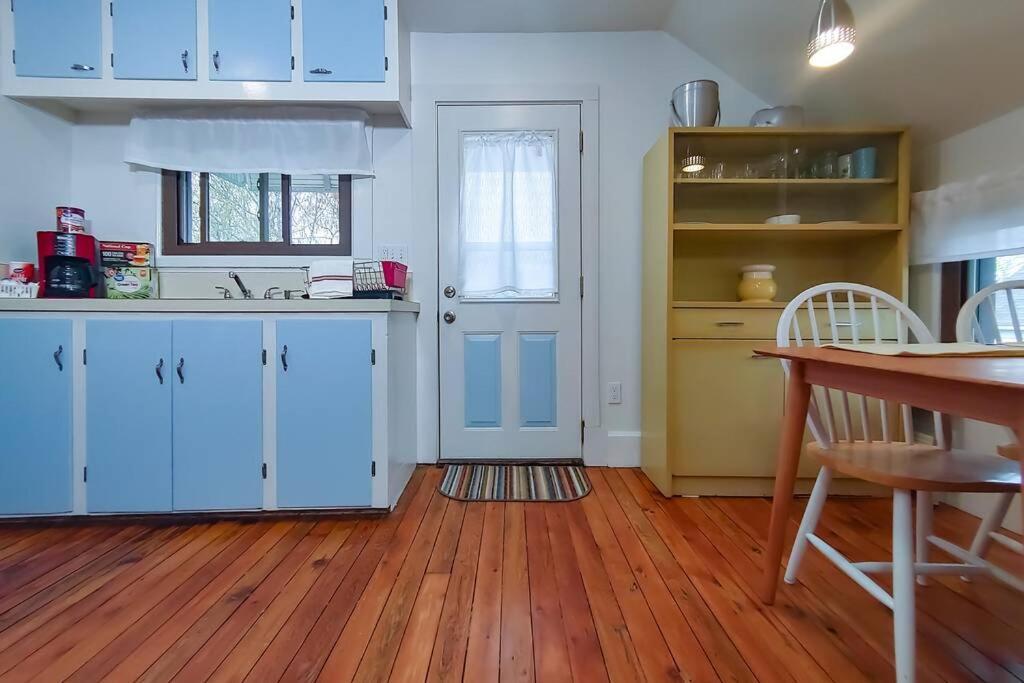 Historic W/Deck, King Bed & Air By Lake Michigan Manistee Extérieur photo
