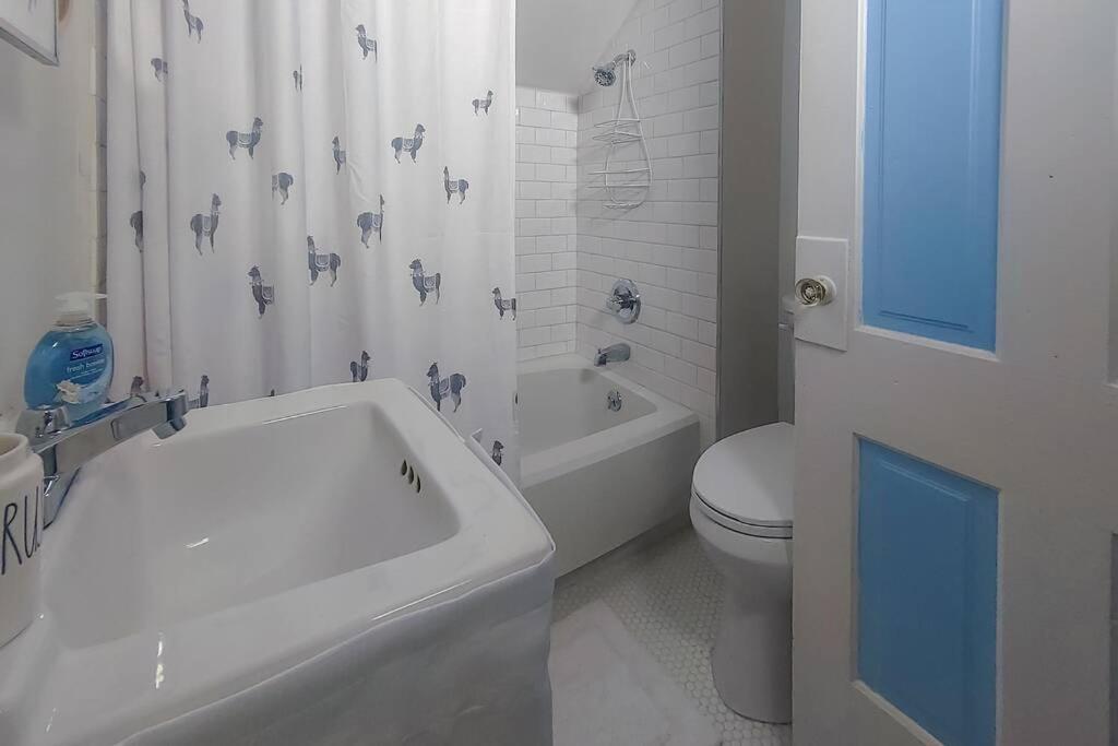 Historic W/Deck, King Bed & Air By Lake Michigan Manistee Extérieur photo